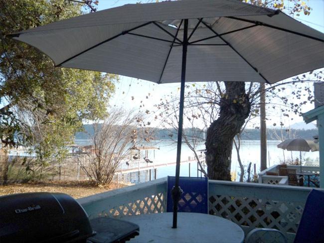 Clearlake Oaks Blue Fish Cove Resort מראה חיצוני תמונה